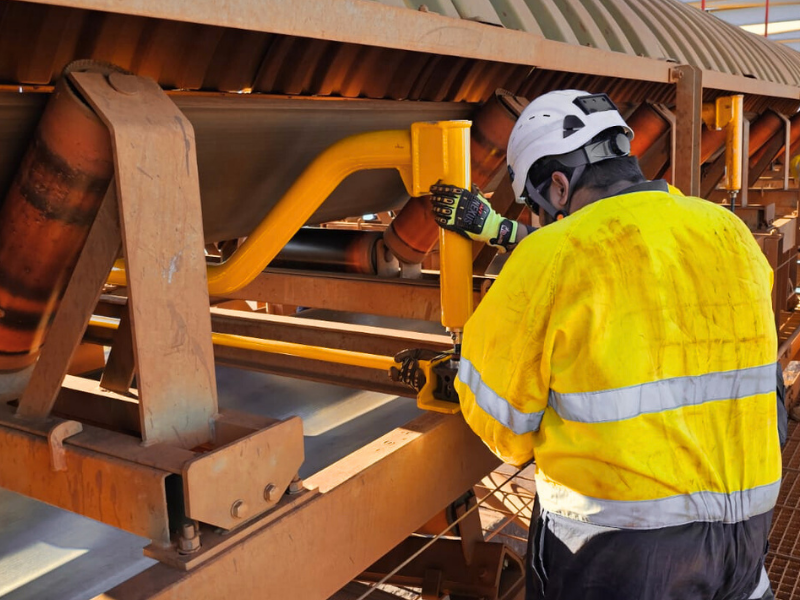 mechanical maintenance workers